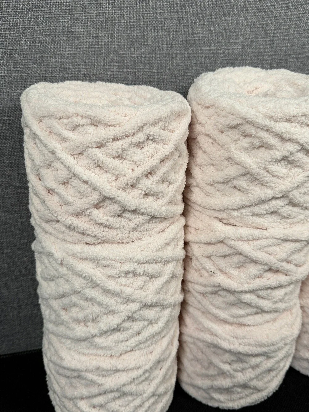 Reclaimed Yarn Super Bulky Chenille 2033 Yds Pale Pink 1196g (6 Cakes)